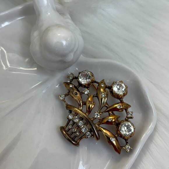 CROWN TRIFARI PAT PEND RHINESTONE FLOWER BOUQUET BROOCH - Picture 5 of 7